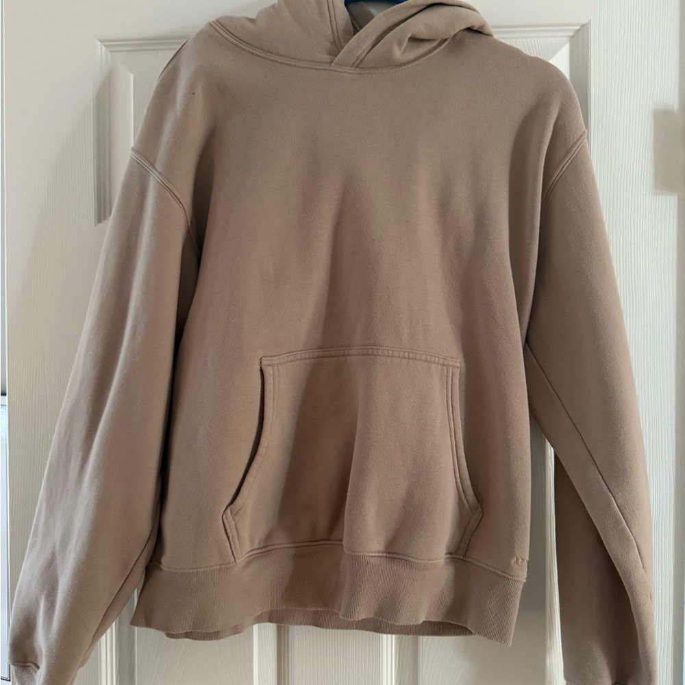Woman’s Aritzia Sweatfleece Sweatset